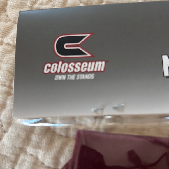 MINNESOTA MULTIFUNCTION NECK GAITER…NEW WITH TAG - Picture 3 of 5